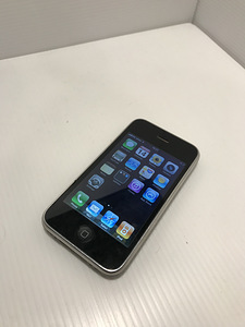 iPhone 3G 8 Гб (2 фото из 4)