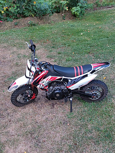 CRZ neljataktiline 50 cc mootorratas (5 foto / 6)