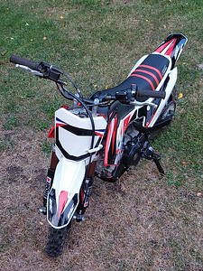 CRZ neljataktiline 50 cc mootorratas (6 foto / 6)