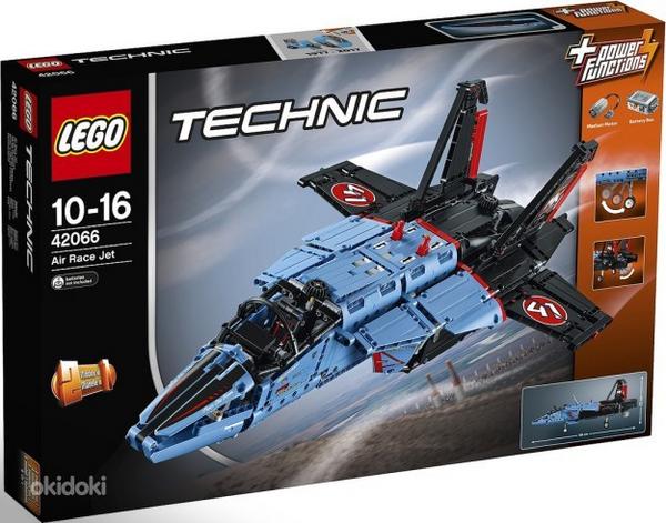 LEGO Technic Сверхзвуковой истребитель 42066 (фото #1)
