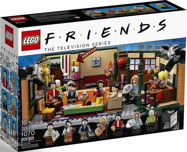 LEGO Ideas Friends Central Perk 21319 (фото #1)