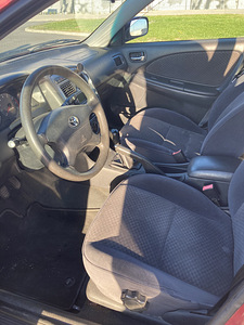 Toyota Avensis 1.6 R4 VVTI 81kW (14 foto / 15)