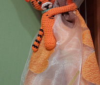 Амигуруми- тигренок, держатель для занавески в детскую