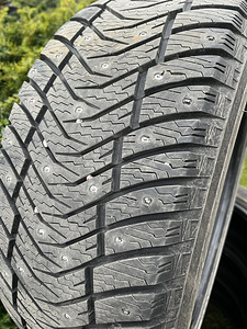 245/45R19 Yokohama IG65 Naastrehvid (4 foto / 4)