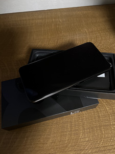 Samsung Galaxy S22 (3 foto / 3)