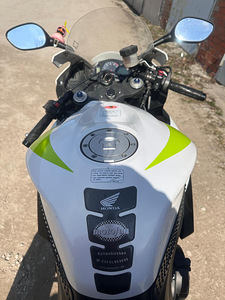Honda CBR 600RR (8 foto / 10)