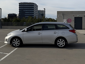 AUTORENT TOYOTA AURIS (3 foto / 5)