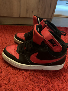 Кроссовки NIKE 38.s (1 фото из 2)