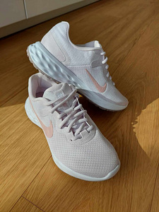 UUED Nike tossud nr 37,5 (1 foto / 8)