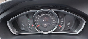 VOLVO V40 (8 foto / 15)