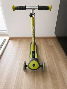Детский самокат Globber Elite Deluxе (2 фото из 3)