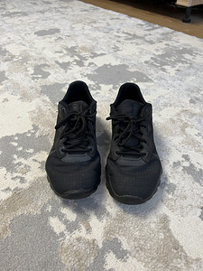 Nike (3 foto / 3)