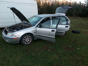 VOLVO V40 varuosad 1,9 diisel 75KW aastast 2000 (2 foto / 10)