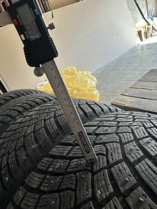 Continental IceContact 3 225/50R17 (4 foto / 8)