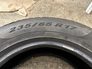 Шины Pirelli 235 65 R17 (3 фото из 6)