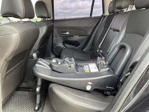 Joie turvahäll koos isofix alusega (2 foto / 5)