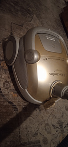 Продам пылесос ELECTROLUX 2100W!! (1 фото из 5)