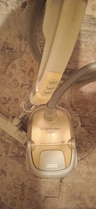 Продам пылесос ELECTROLUX 2100W!! (2 фото из 5)