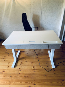 IKEA MITTZON kirjutuslaud, elektriline, valge, 120x80 (1 foto / 3)