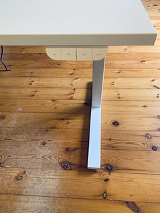 IKEA MITTZON kirjutuslaud, elektriline, valge, 120x80 (2 foto / 3)