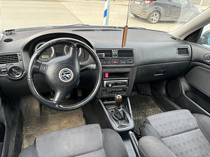 Volkswagen Bora 1.6 77kW (7 foto / 7)