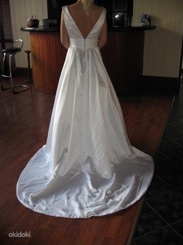 Свадебное белое платье (фото #1)