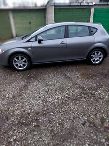 Легковой автомобиль Seat Leon (4 фото из 8)