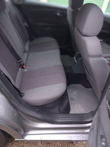 Легковой автомобиль Seat Leon (7 фото из 8)