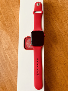 Apple Watch Series 8 (45 мм)