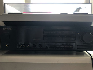 Виниловый проигрыватель Pioneer PL-340 и ресивер VSA-500 (3 фото из 7)