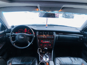 M/V: Audi A8 D2 3.7 169kw V8 Quattro (5 foto / 9)