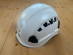 Petzl Vertex Vent kaitsekiiver. (1 foto / 6)