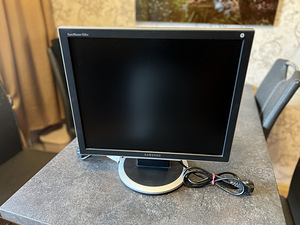 Монитор Samsung SyncMaster 930BF 19” в рабочем состоянии (1 фото из 5)