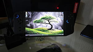 Lenovo Legion GO (4 фото из 5)