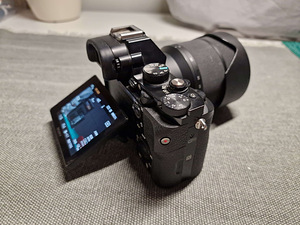 Sony A7 + lens + charger (1 foto / 8)