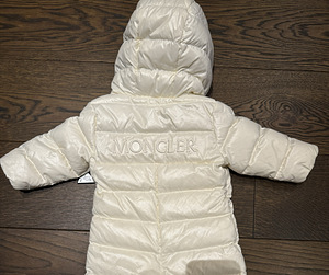 Moncler детский комбинезон (4 фото из 8)