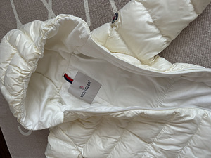 Moncler детский комбинезон (5 фото из 8)