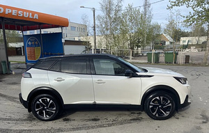 Peugeot 2008 GT-Line 1.2 96kW (3 foto / 11)