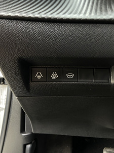 Peugeot 2008 GT-Line 1.2 96kW (11 foto / 11)