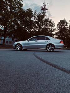 Mercedes e320 4 matic (1 фото из 8)