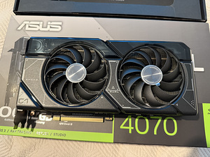ASUS Dual GeForce RTX™ 4070 OC Edition 12GB GDDR6X (1 foto / 3)