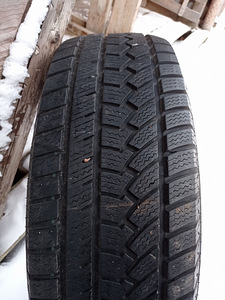 Шины 235/65R18 мс (1 фото из 3)