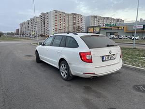 Skoda Superb (2 фото из 6)