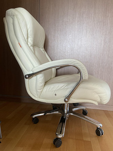 Valge nahktool, istme suurus XXL (Chairman 402) chair (4 foto / 10)