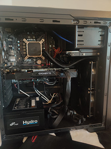 Gaming computer + monitor + headphones + mouse + keyboard (6 foto / 6)