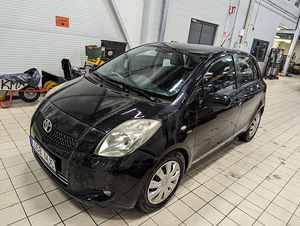 Toyota Yaris 1.4 D4D (1 foto / 8)
