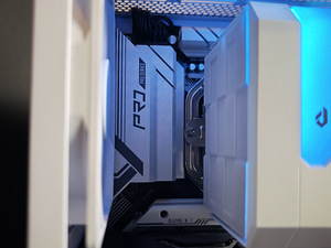 PROFESSIONAL MÄNGUARVUTI | Ryzen 7 9800X3D + RTX 4080 Super (5 foto / 7)