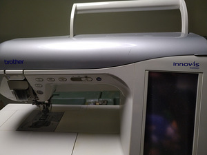 Tikkimismasin Brother innov-is 4000D (Disney edition) (9 foto / 9)