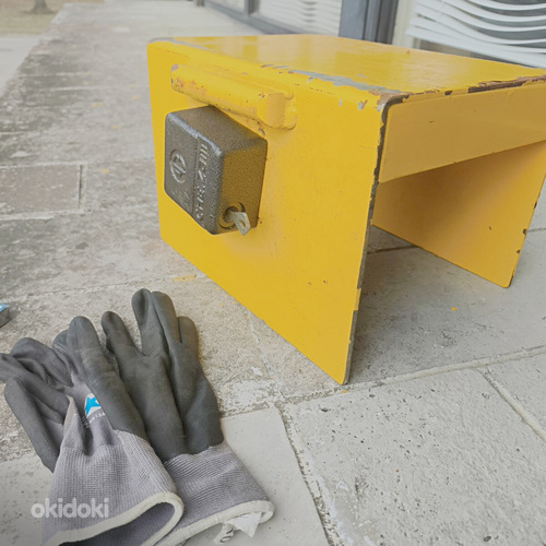 Замок на «ухо» проушину на контейнера Multilift (hook lift)
