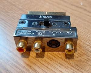 Адаптер RCA-SCART-RCA (3 фото из 3)